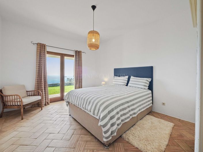 Image No.17-4 Bed Property for sale