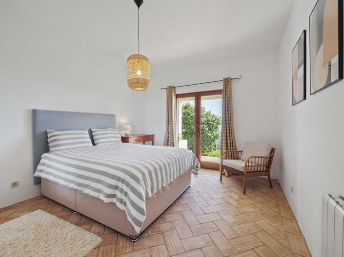 Image No.19-4 Bed Property for sale