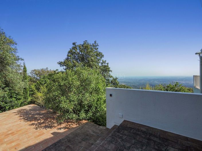 Image No.33-4 Bed Property for sale