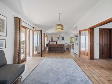 2104-373995-14d4e763c151089fe37f379b2f9be1ace