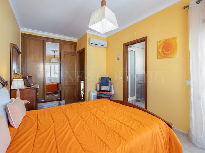 Image No.21-4 Bed Semi-Detached for sale