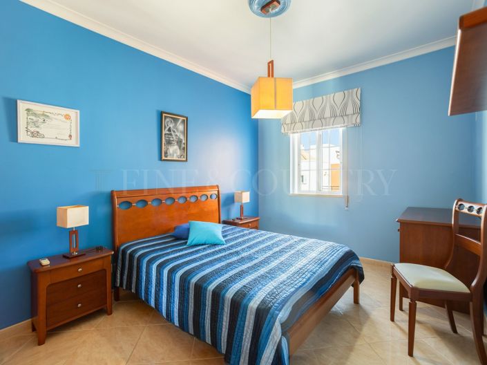 Image No.28-4 Bed Semi-Detached for sale
