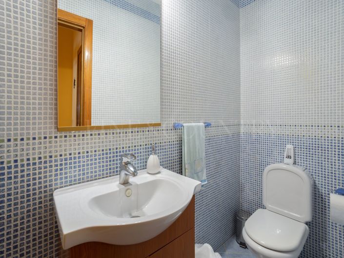 Image No.32-4 Bed Semi-Detached for sale