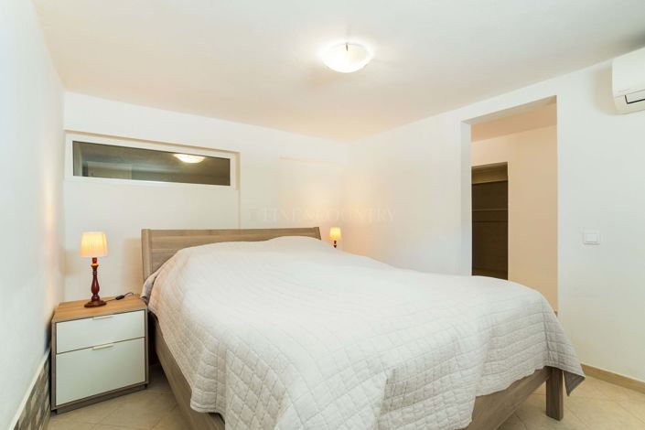 Image No.23-4 Bed Villa for sale