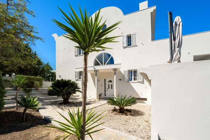 Image No.8-4 Bed Villa for sale