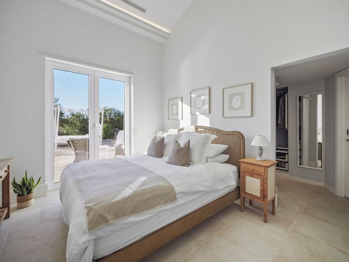 Image No.21-4 Bed Property for sale