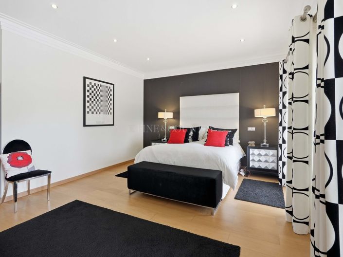 Image No.27-4 Bed Property for sale