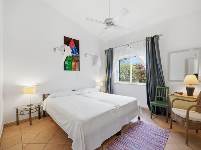 Image No.11-3 Bed Property for sale