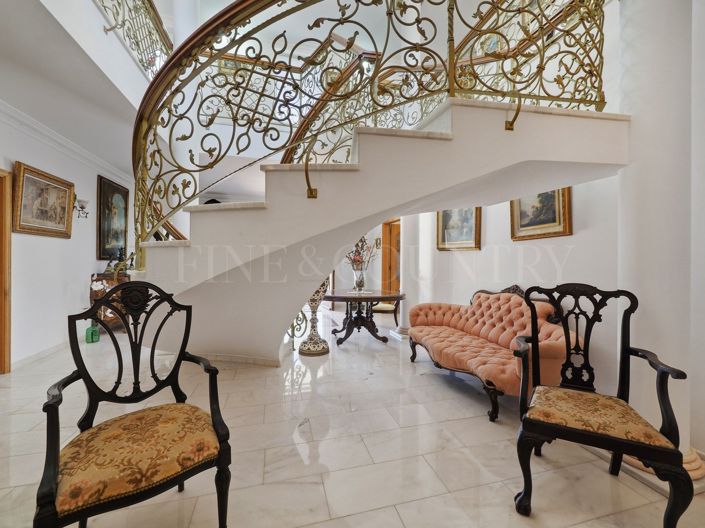 Image No.17-5 Bed Property for sale