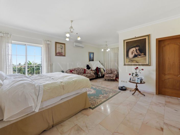 Image No.49-5 Bed Property for sale