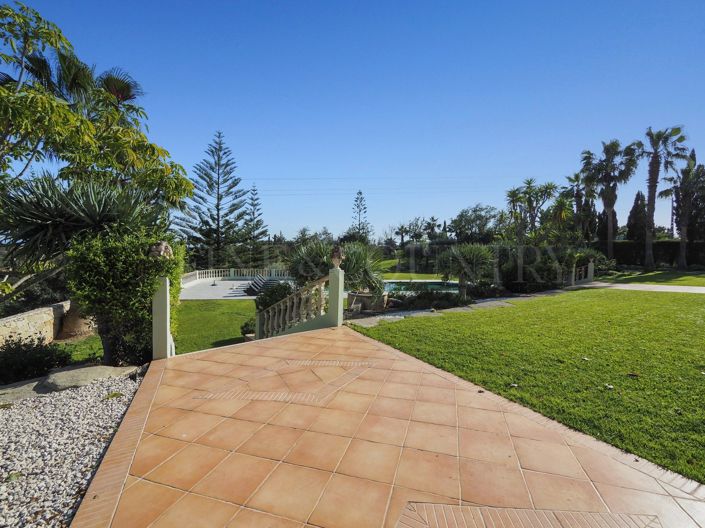Image No.56-5 Bed Property for sale