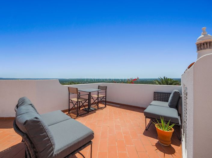 Image No.40-3 Bed Property for sale