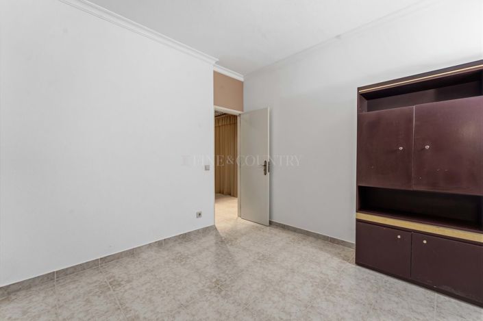 Image No.17-4 Bed Townhouse for sale