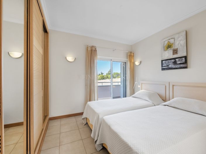 Image No.19-3 Bed Townhouse for sale