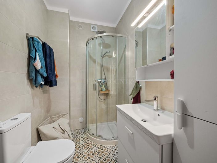 Image No.17-3 Bed Property for sale