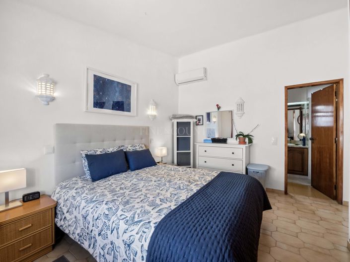 Image No.13-2 Bed Property for sale
