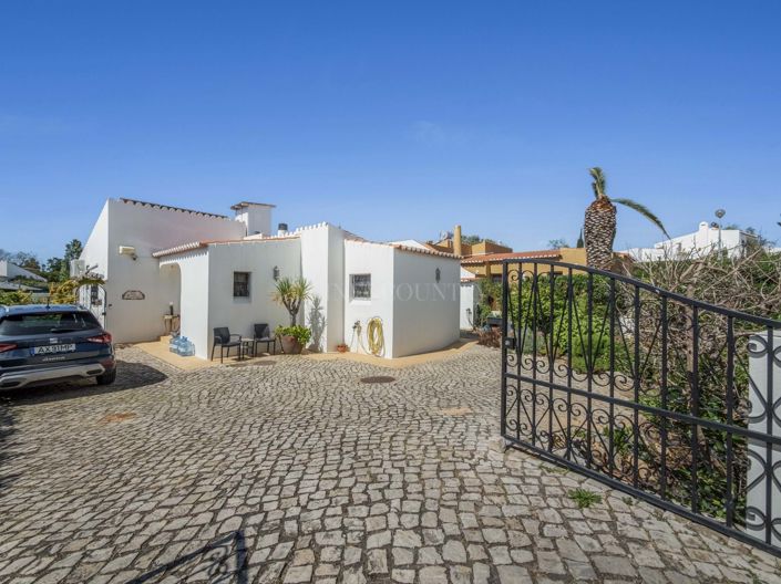 Image No.35-2 Bed Property for sale