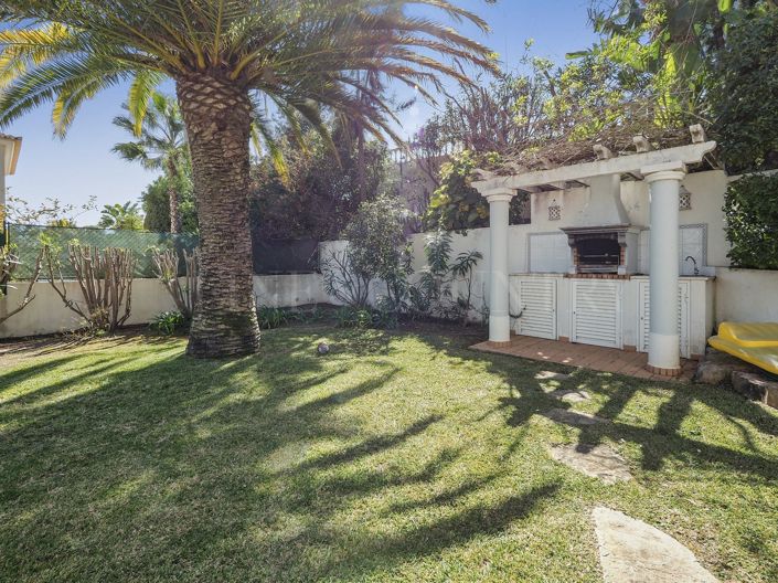 Image No.14-3 Bed Property for sale