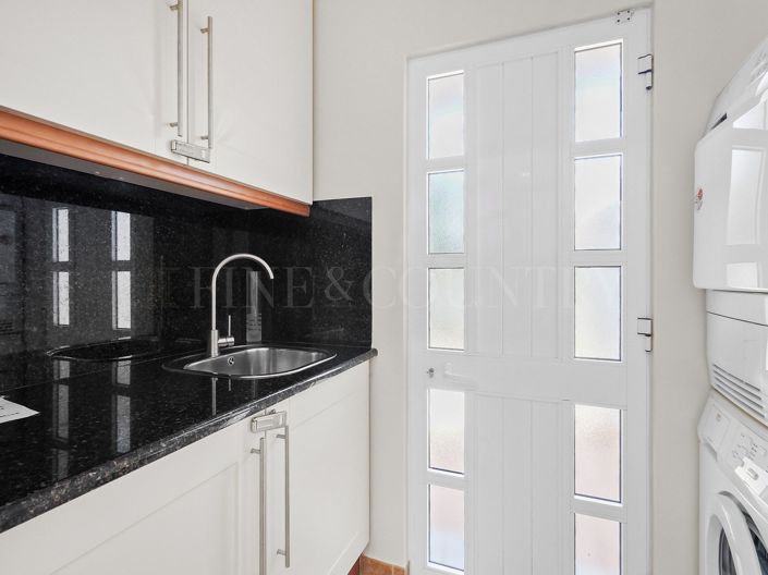 Image No.19-3 Bed Property for sale