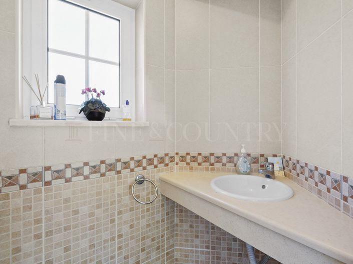 Image No.22-3 Bed Property for sale
