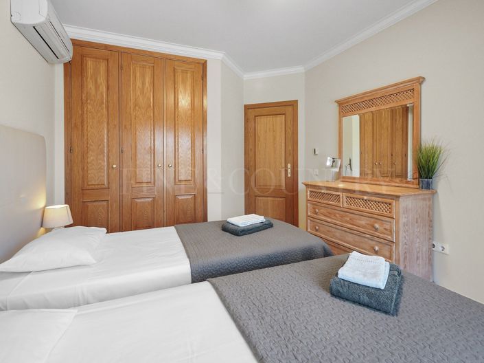 Image No.25-3 Bed Property for sale