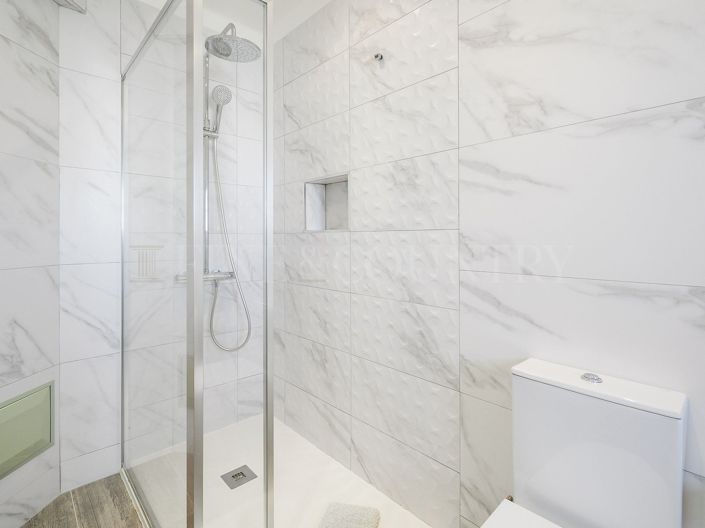 Image No.29-3 Bed Property for sale
