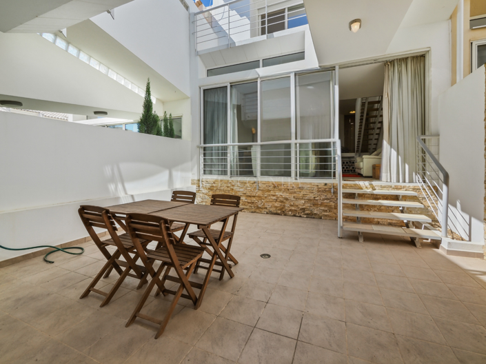 Image No.26-2 Bed Townhouse for sale