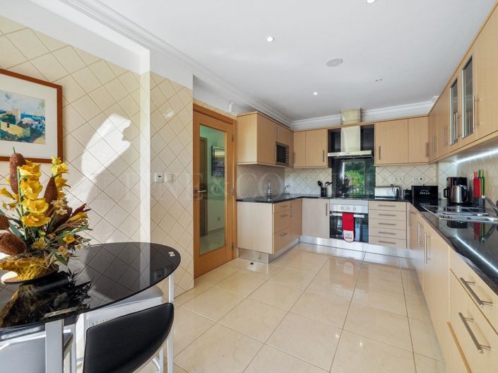 Image No.9-2 Bed Apartment for sale