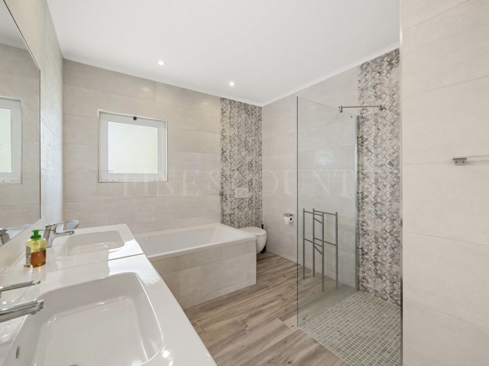 Image No.22-4 Bed Villa for sale