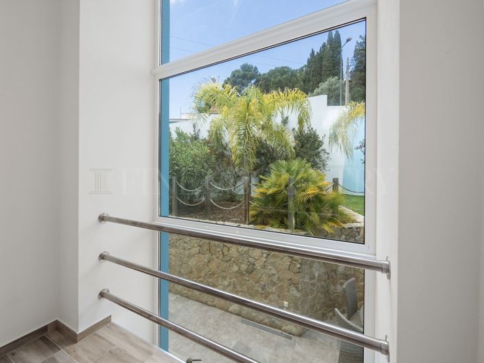 Image No.26-4 Bed Villa for sale