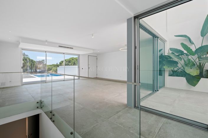 Image No.9-3 Bed Townhouse for sale