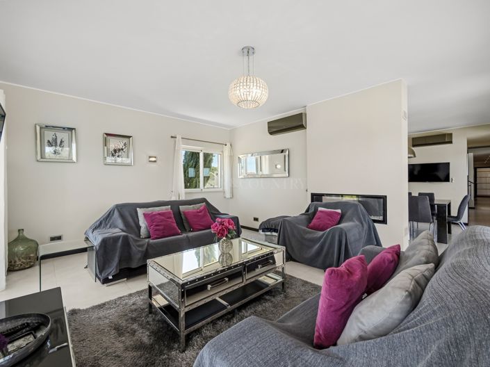 Image No.3-5 Bed Property for sale