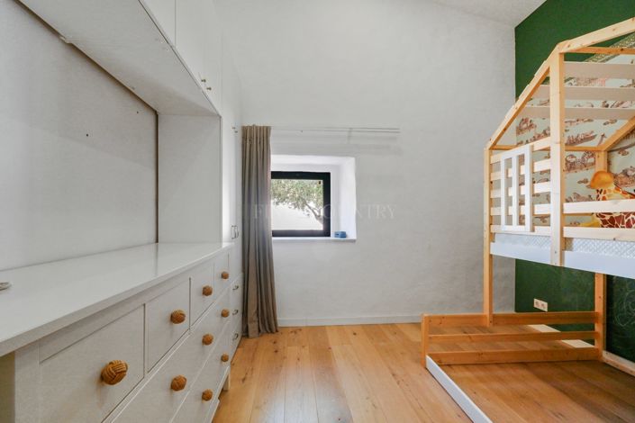 Image No.23-3 Bed Property for sale