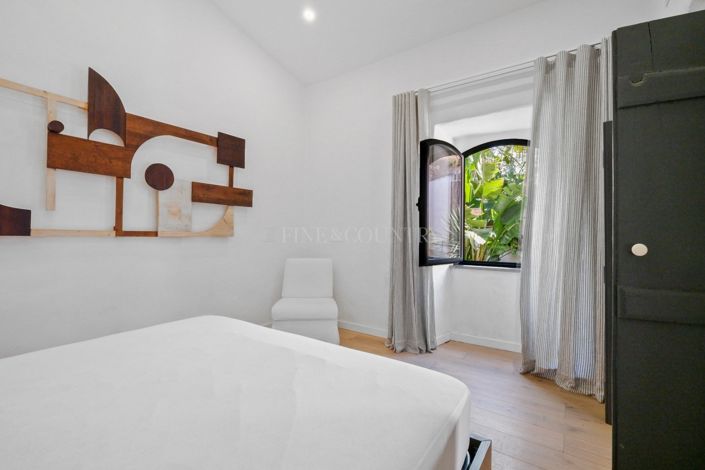 Image No.30-3 Bed Property for sale