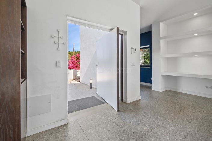 Image No.4-3 Bed Property for sale