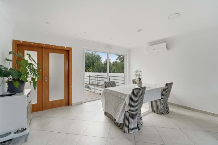 Image No.8-3 Bed Villa for sale