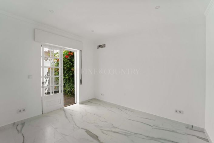 Image No.18-3 Bed Apartment for sale