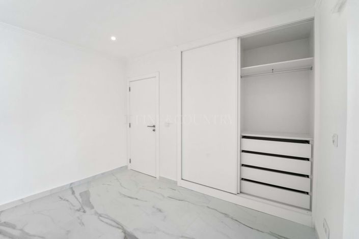 Image No.24-3 Bed Apartment for sale
