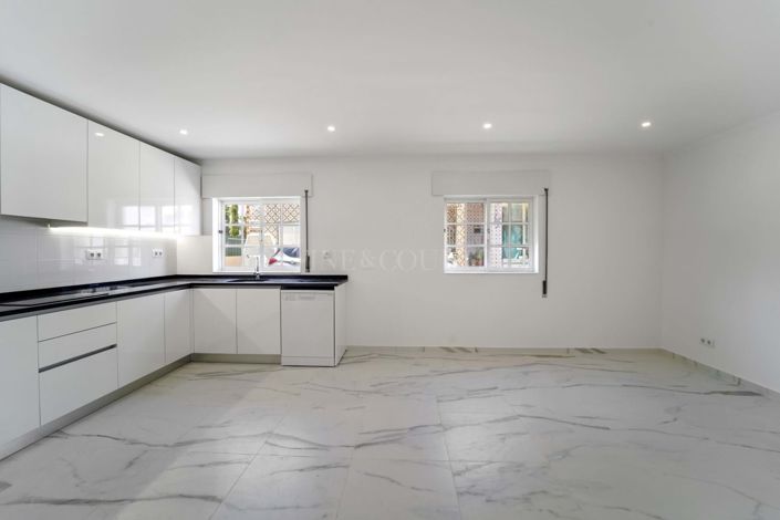 Image No.25-3 Bed Apartment for sale