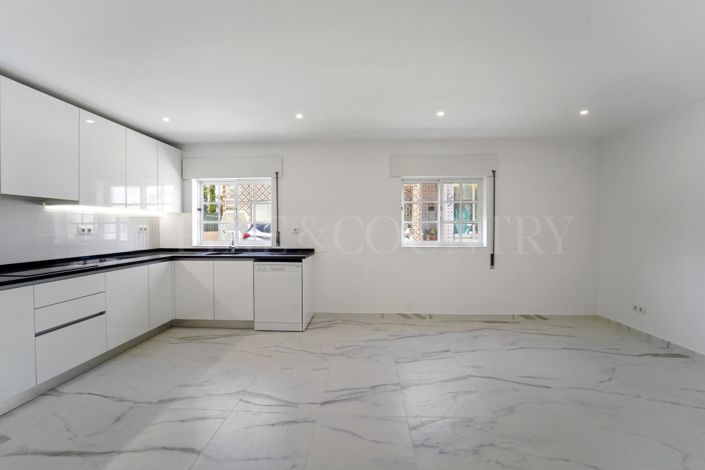 Image No.26-3 Bed Apartment for sale
