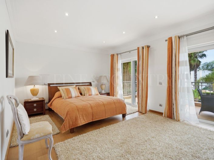 Image No.56-4 Bed Property for sale