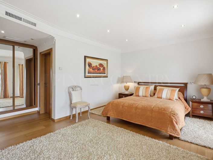 Image No.57-4 Bed Property for sale