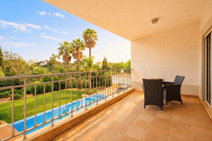 Image No.61-4 Bed Property for sale