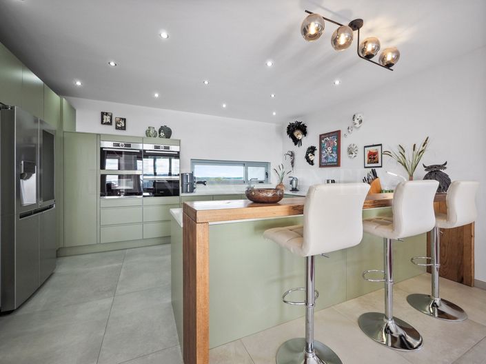 Image No.18-4 Bed Property for sale