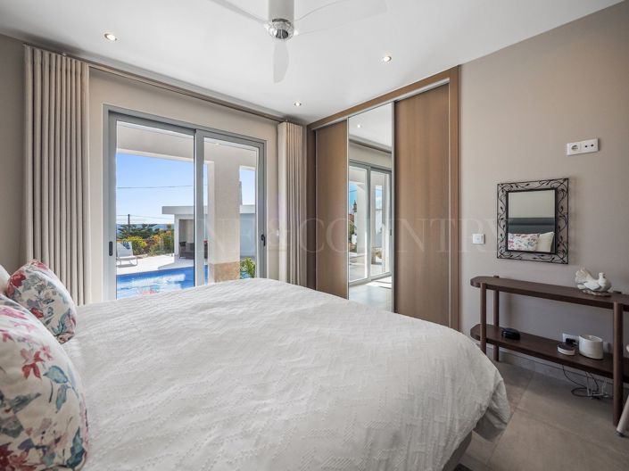 Image No.32-4 Bed Property for sale