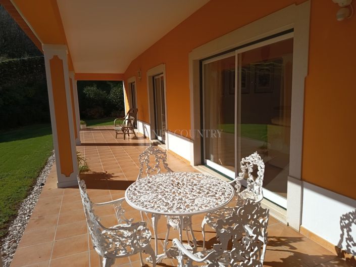 Image No.11-4 Bed Property for sale