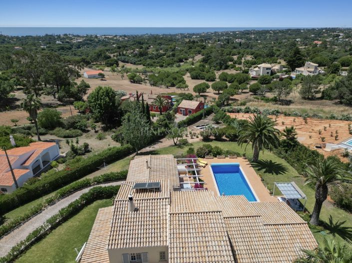 Image No.56-4 Bed Property for sale