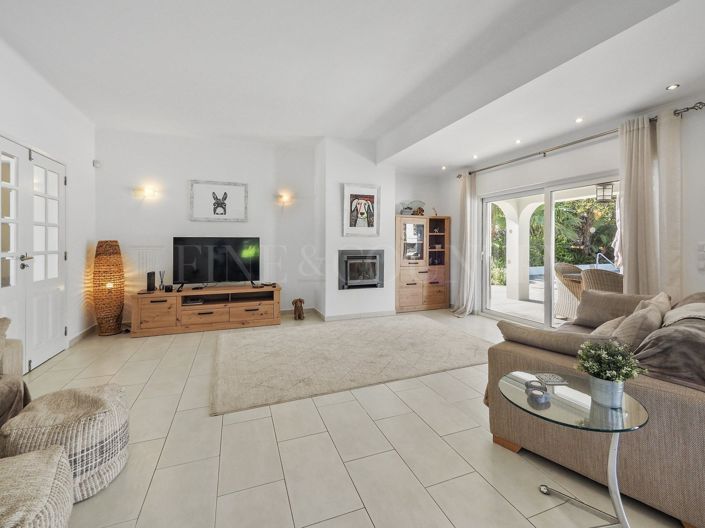 Image No.3-3 Bed Property for sale