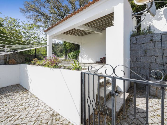 Image No.28-4 Bed Property for sale