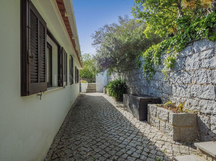 Image No.45-4 Bed Property for sale